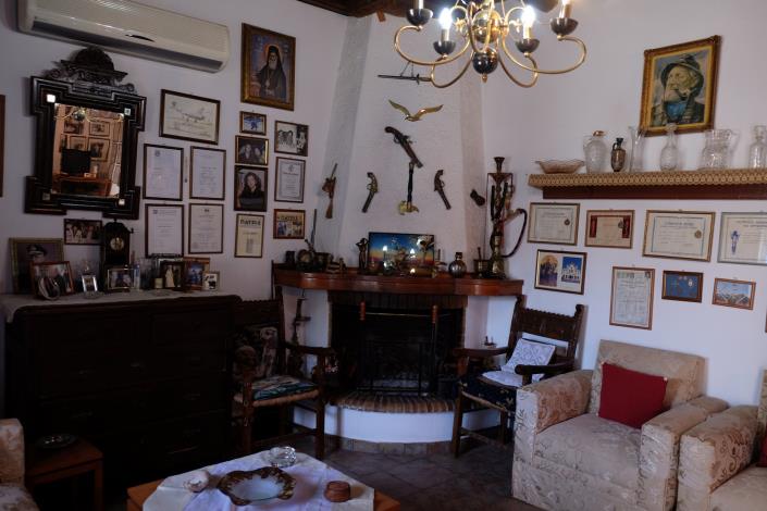 Image No.11-3 Bed Country Property for sale