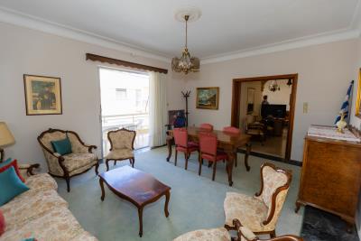 012-living-room---1st-floor-