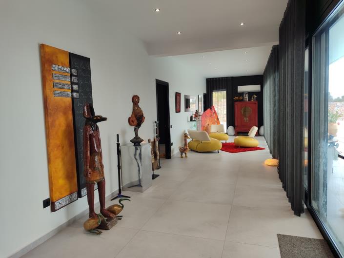 Image No.10-3 Bed Villa / Detached for sale