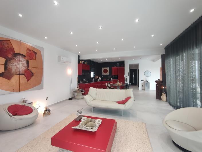 Image No.13-3 Bed Villa / Detached for sale