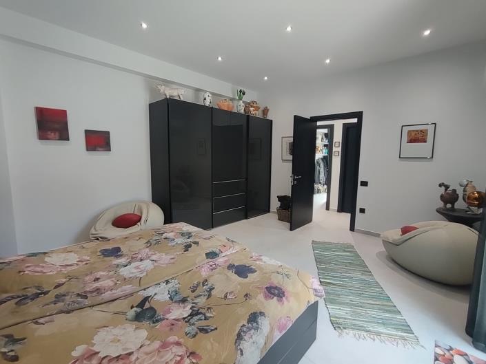 Image No.18-3 Bed Villa / Detached for sale