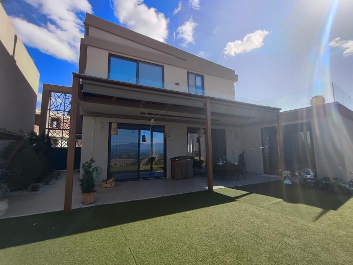 Image No.5-5 Bed Maisonette for sale