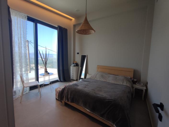 Image No.19-5 Bed Maisonette for sale