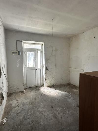 Image No.5-2 Bed House for sale