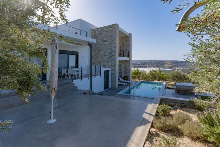 Image No.1-2 Bed Villa / Detached for sale