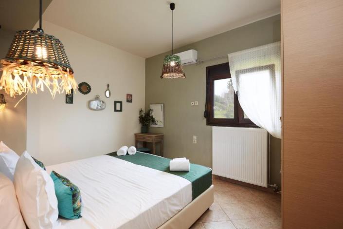 Image No.13-7 Bed Villa / Detached for sale