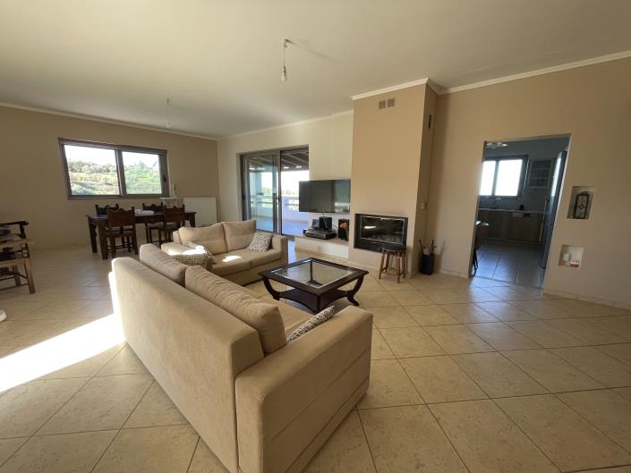 Image No.2-4 Bed House for sale