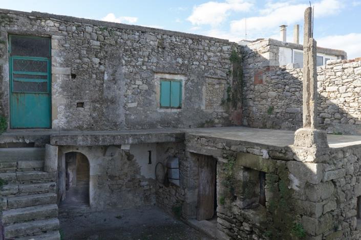 Image No.3-House/Villa for sale