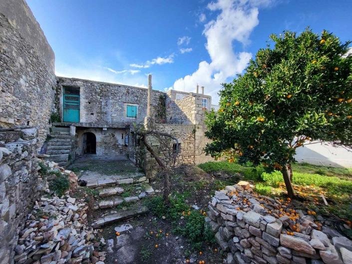 Image No.1-House/Villa for sale