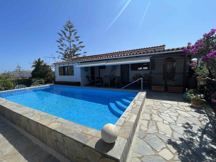 Image No.8-3 Bed Villa / Detached for sale