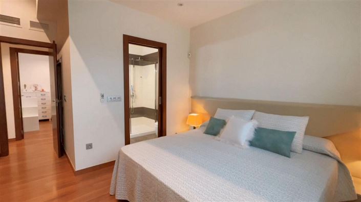 Image No.15-3 Bed Villa for sale