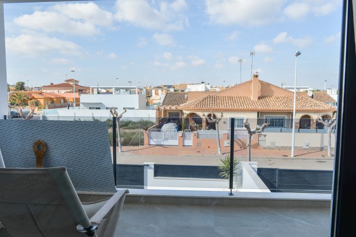 Image No.9-3 Bed Villa for sale