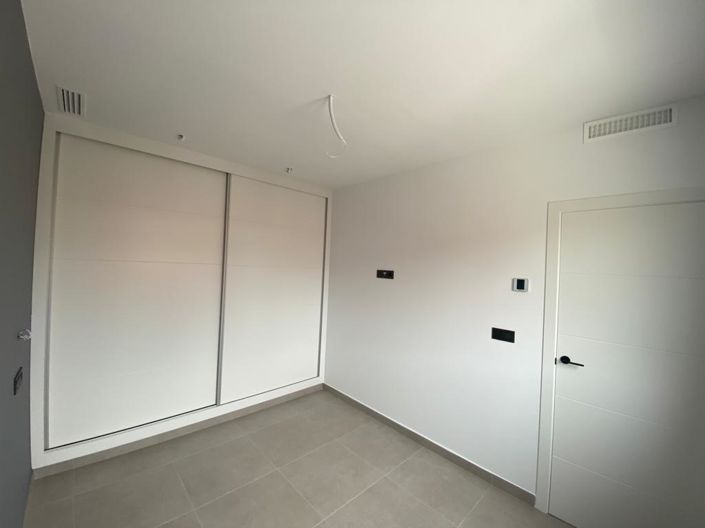 Image No.11-3 Bed Villa for sale