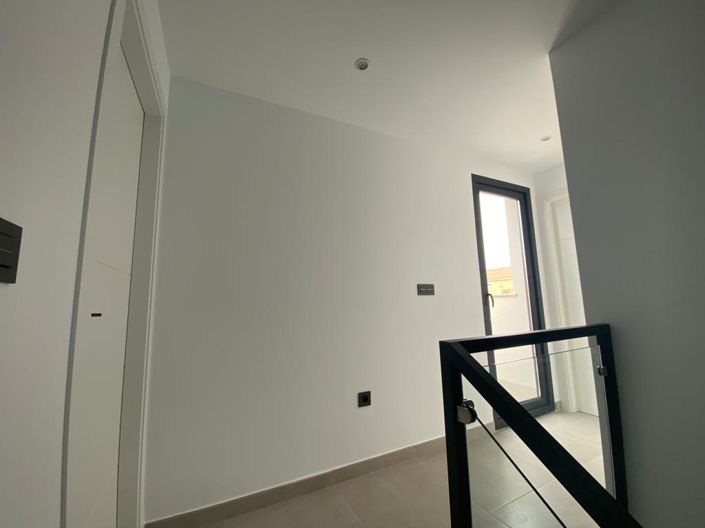 Image No.6-3 Bed Villa for sale