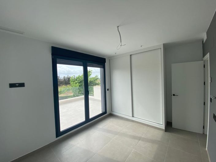 Image No.8-3 Bed Villa for sale