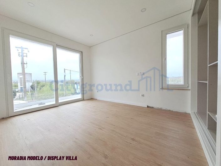 Image No.11-4 Bed House for sale