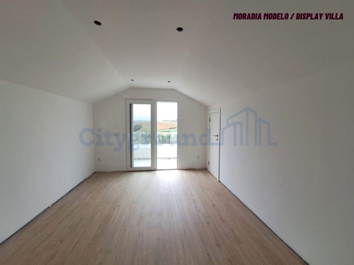 Image No.13-4 Bed House for sale