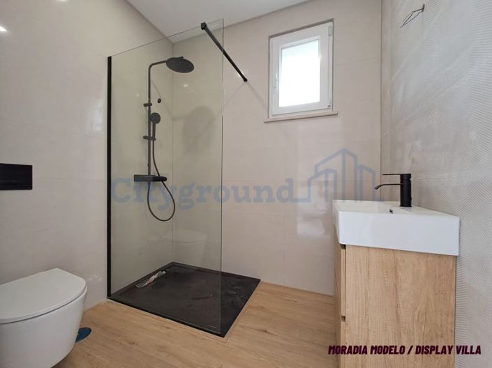 Image No.4-4 Bed House for sale