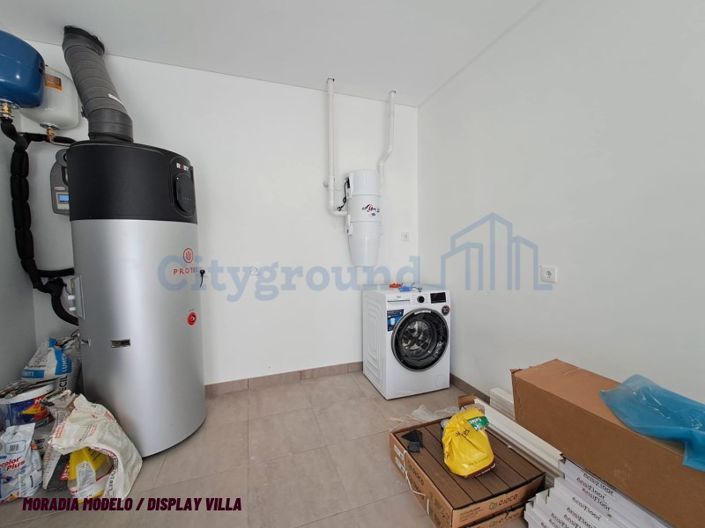 Image No.5-4 Bed House for sale