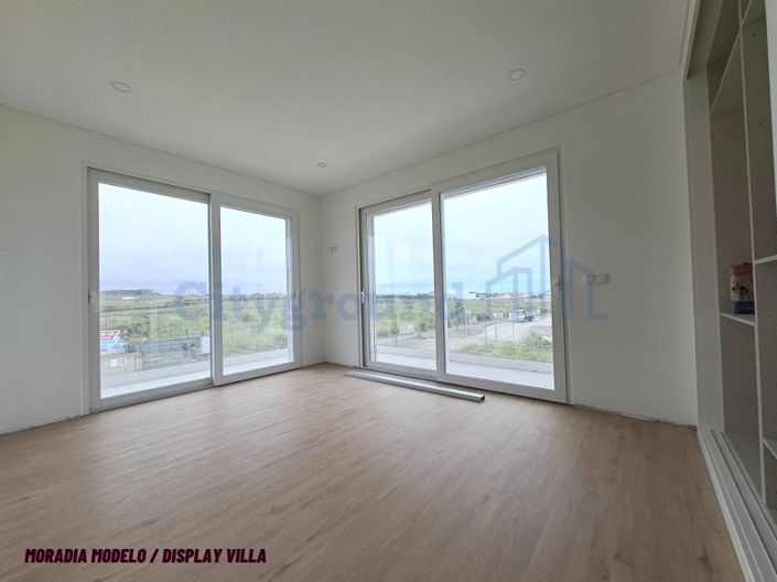 Image No.7-4 Bed House for sale