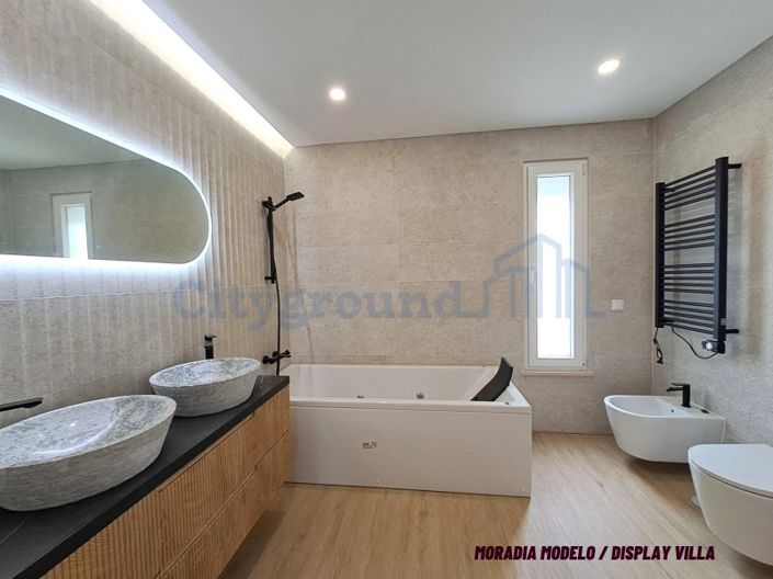 Image No.9-4 Bed House for sale