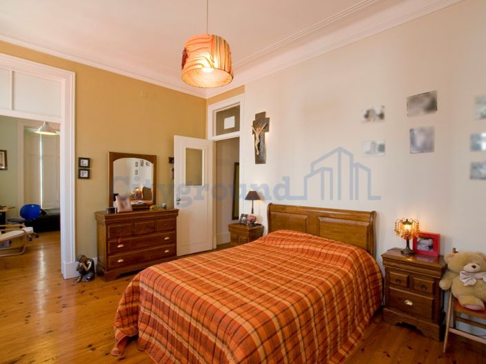 Image No.15-6 Bed Apartment for sale