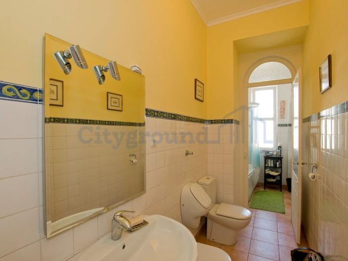 Image No.22-6 Bed Apartment for sale