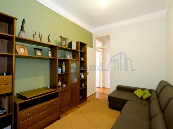 Image No.27-6 Bed Apartment for sale