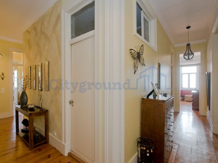 Image No.8-6 Bed Apartment for sale