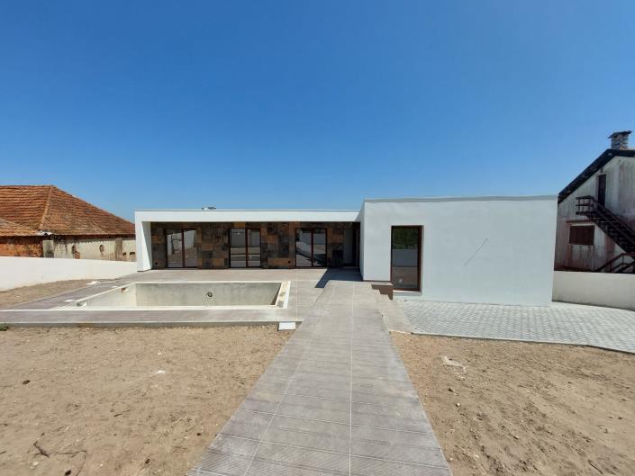 Image No.2-4 Bed Villa for sale