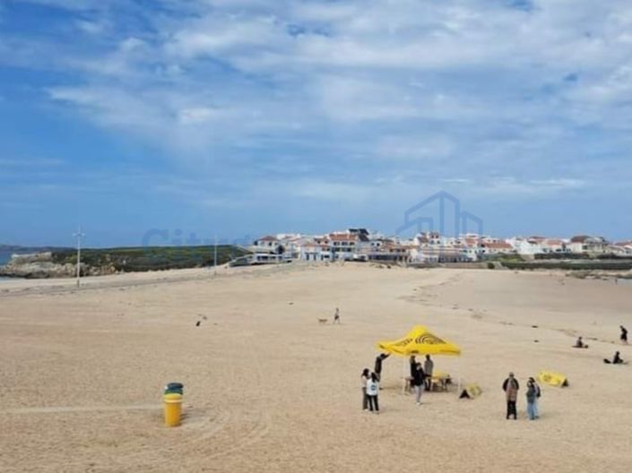 Image No.24-3 Bed Apartment for sale