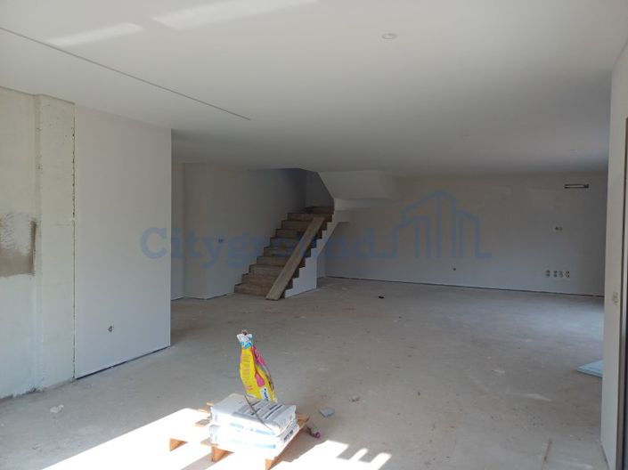 Image No.14-4 Bed House for sale