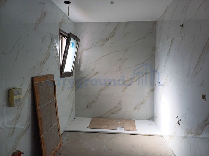 Image No.16-4 Bed House for sale