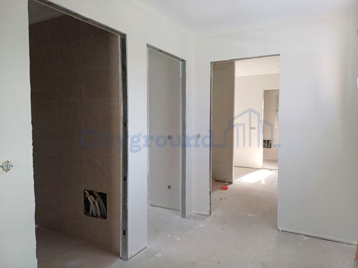 Image No.17-4 Bed House for sale