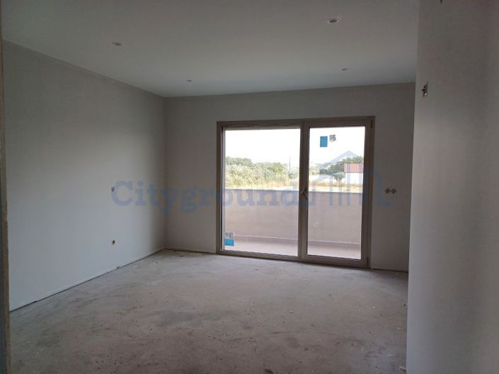 Image No.18-4 Bed House for sale