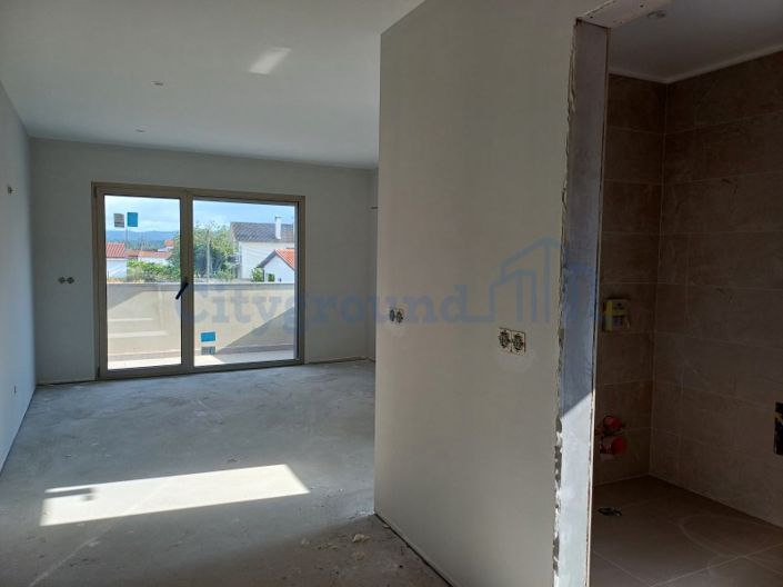 Image No.25-4 Bed House for sale