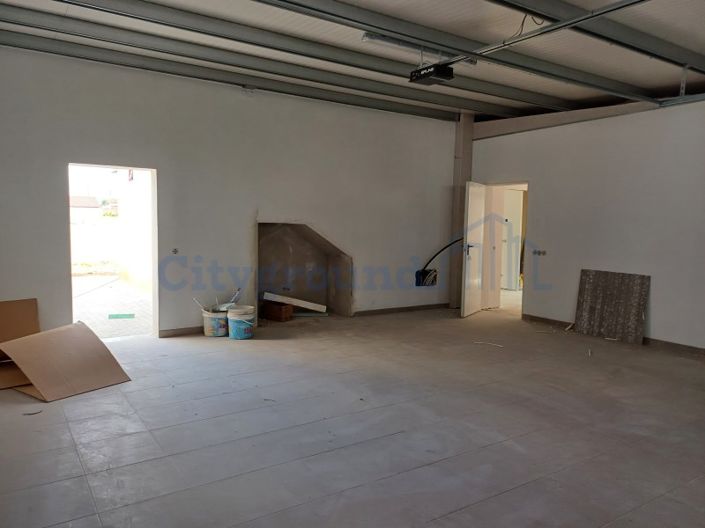 Image No.28-4 Bed House for sale