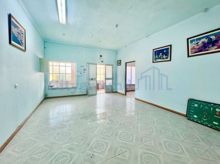 Image No.18-14 Bed Farmhouse for sale