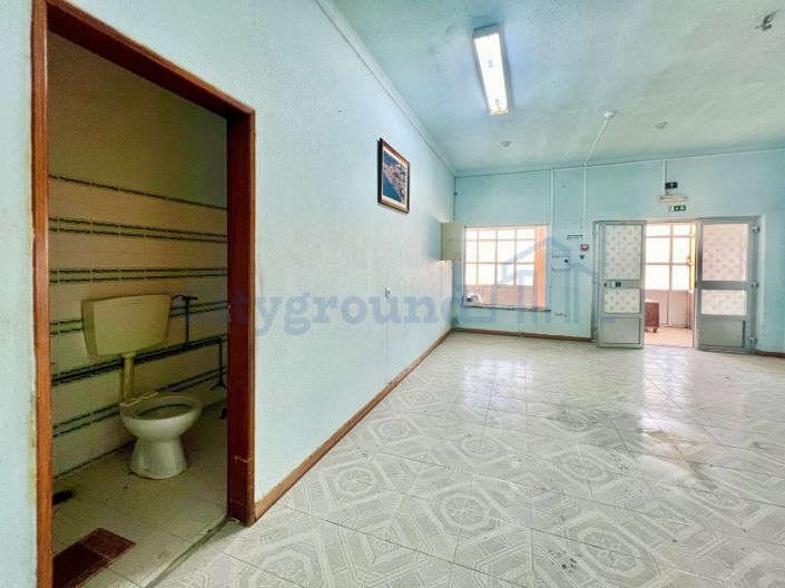 Image No.19-14 Bed Farmhouse for sale