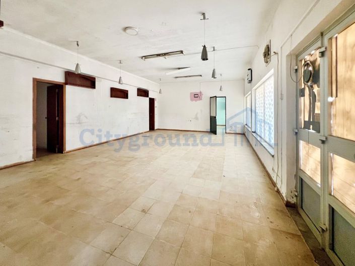 Image No.20-14 Bed Farmhouse for sale