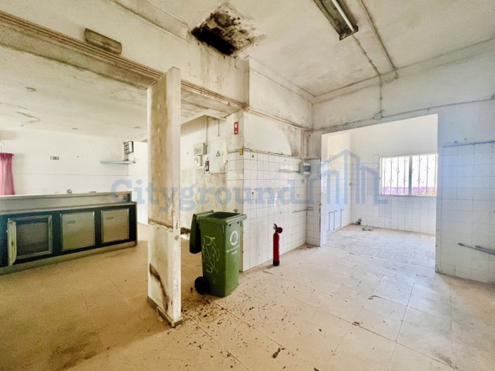 Image No.27-14 Bed Farmhouse for sale