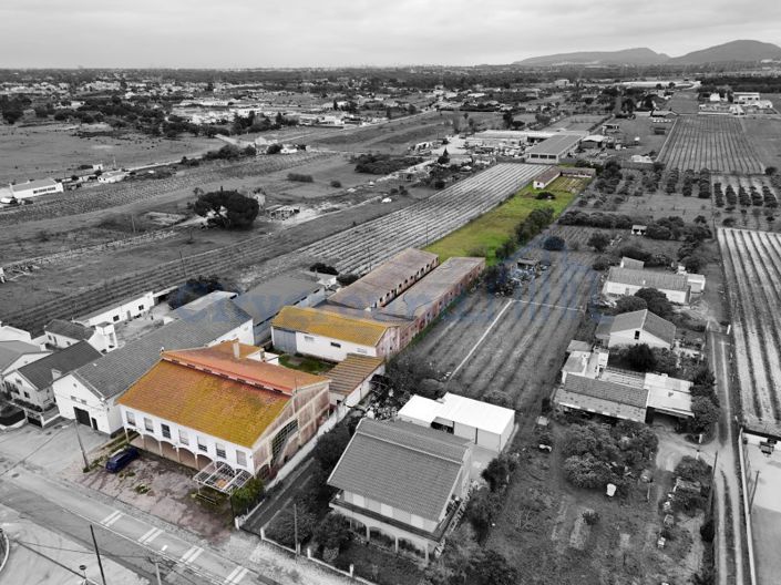 Image No.6-14 Bed Farmhouse for sale