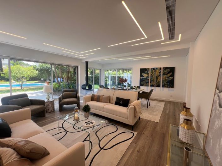 Image No.1-4 Bed House for sale