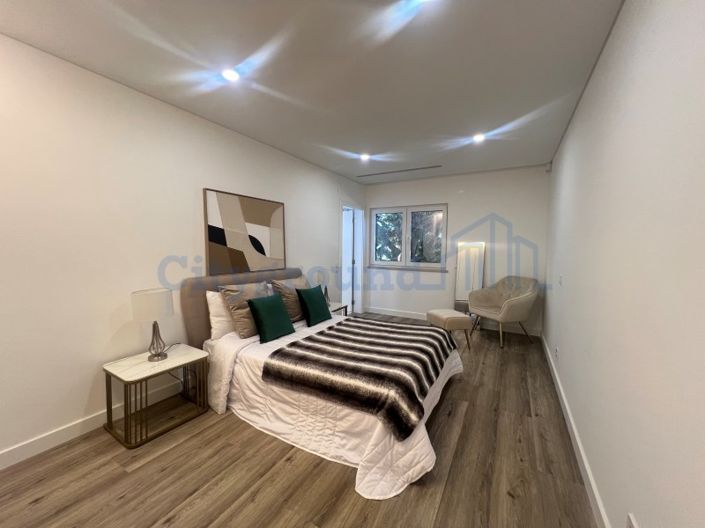 Image No.27-4 Bed House for sale