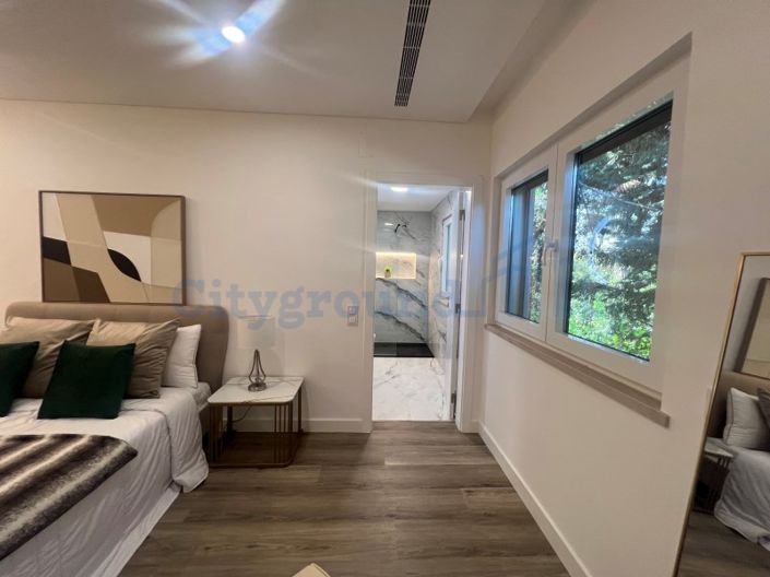 Image No.28-4 Bed House for sale