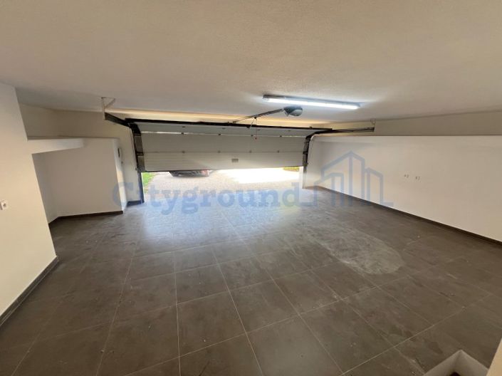 Image No.34-4 Bed House for sale