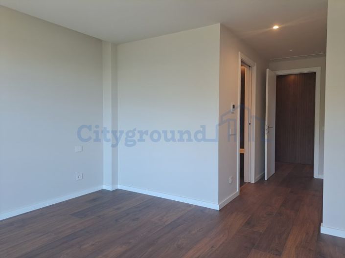 Image No.12-3 Bed Apartment for sale