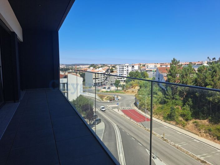 Image No.24-3 Bed Apartment for sale