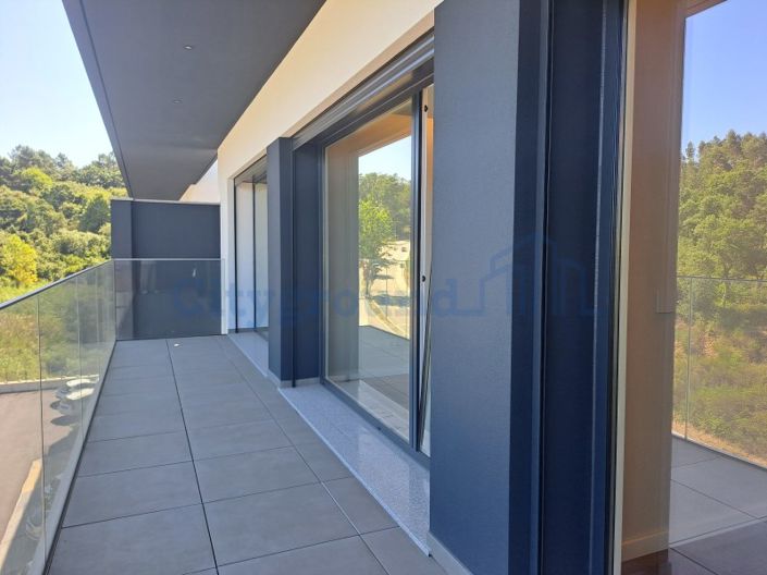 Image No.24-3 Bed Apartment for sale