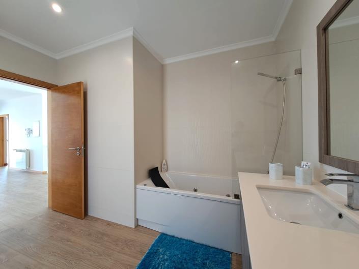 Image No.30-5 Bed Villa for sale